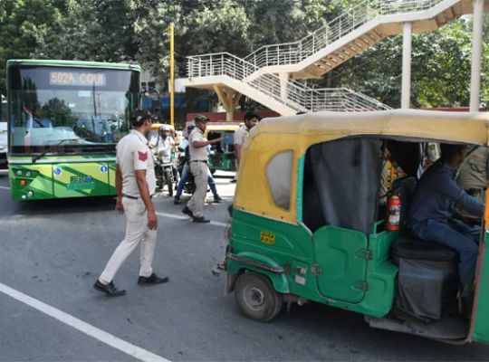 Big Breaking: Opposition launches a massive protest against the Election Commission over the SIR and the voters' list! Heavy police deployment at Jantar Mantar.