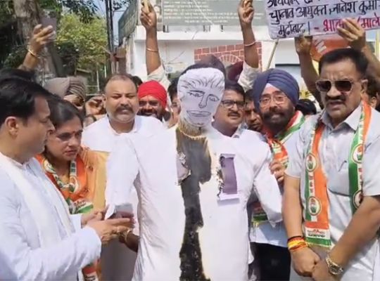 Uttarakhand: Opposition's nationwide protest against the SIR intensifies! Cases filed against Rahul and Priyanka; people take to the streets across Uttarakhand.