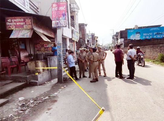  Breaking News: Panic erupts following open firing in Dibdiba! Bike-borne assailants rained bullets on a young man in front of a liquor shop.