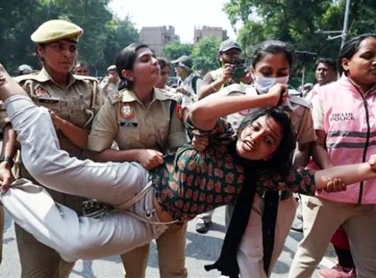 Big News: Police take major action against CJP's protest in Delhi! Over 400 protesters detained at Jantar Mantar; Abhijit Dipke's message&mdash;Ajinkya Shinde will now lead the movement.