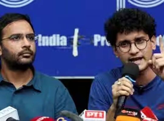 Big News: CJP holds press conference questioning Delhi Police's actions! Saurav Das raises concerns about phone hacking; Ashutosh Ranka levels serious allegations against the Centre.