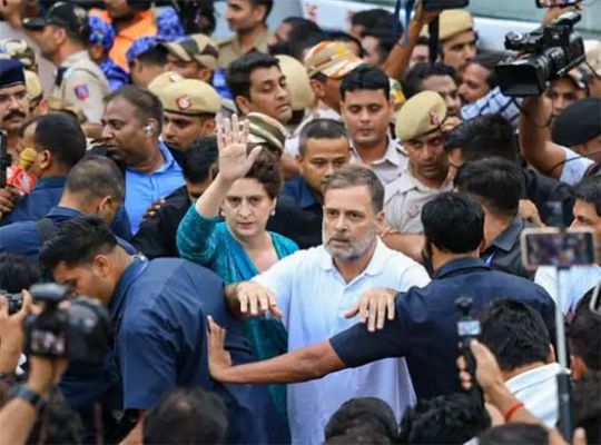 Political turmoil in Delhi: INDIA bloc gears up for a march to the Supreme Court! Several prominent leaders, including Mamata Banerjee and Akhilesh Yadav, are expected to join; six metro stations have been closed.
