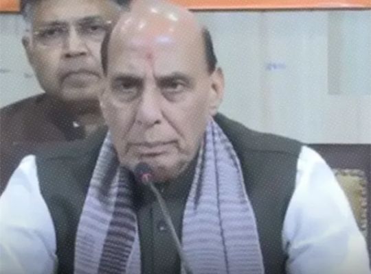 Breaking: Rajnath Singh targets the Congress from Lucknow! He questions Rahul Gandhi&rsquo;s claims of &lsquo;vote theft,&rsquo; stating that the opposition&rsquo;s objective is to gain power and spread chaos.