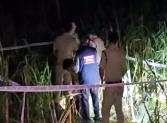 Major police action in Udham Singh Nagar: Two individuals on a motorcycle, who were carrying illegal weapons, were apprehended following an encounter; one of them sustained a gunshot wound to the leg during the retaliatory fire.