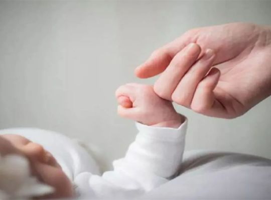 Uttarakhand: Two incidents that put motherhood to shame! A 7-day-old newborn was found crying in a pile of trash, while a one-year-old girl was discovered wandering the streets, frightened and distressed.