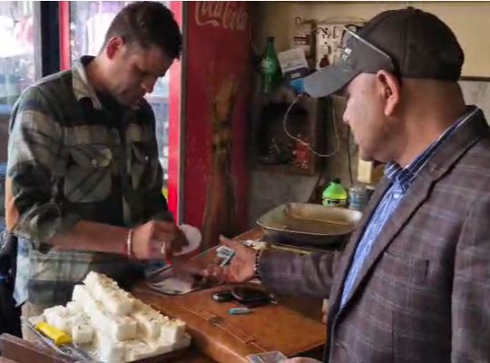 Crackdown during the festive season: Sweets and paneer shops in Mussoorie face a series of surprise raids; samples collected. New regulations become mandatory starting October 26.