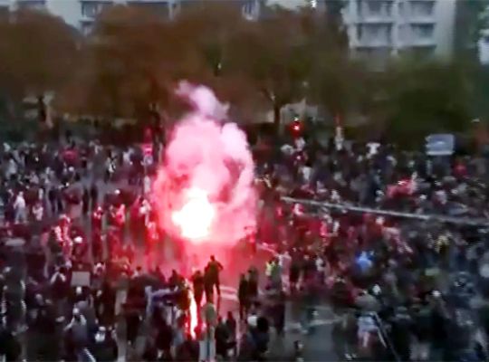 Big Breaking: Massive crowds take to the streets in France once again against the government! Protests intensify over rising costs and inflation.