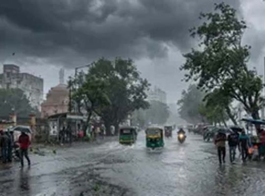  Uttarakhand: Weather takes a turn across the state! Heavy rain from Nainital to Pithoragarh; significant drop in temperatures.